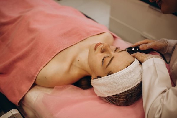 Comment la thérapie focale par ultrasons est-elle utilisée pour traiter les tumeurs sans chirurgie?